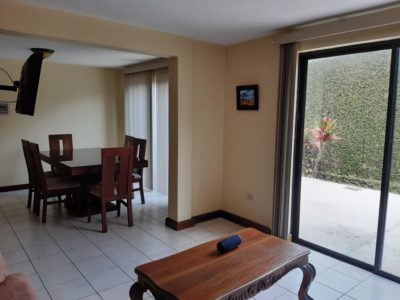 Vendo Casa en Condominio de Ciudad San Cristobal, Mixco
