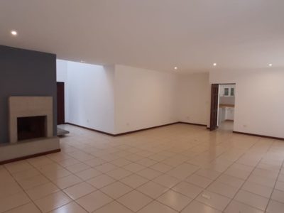 Casa en Alquiler en Zona 16 dentro de Condominio
