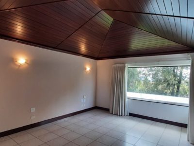 Casa en Venta de 4 Dormitorios en Condominio de Fraijanes