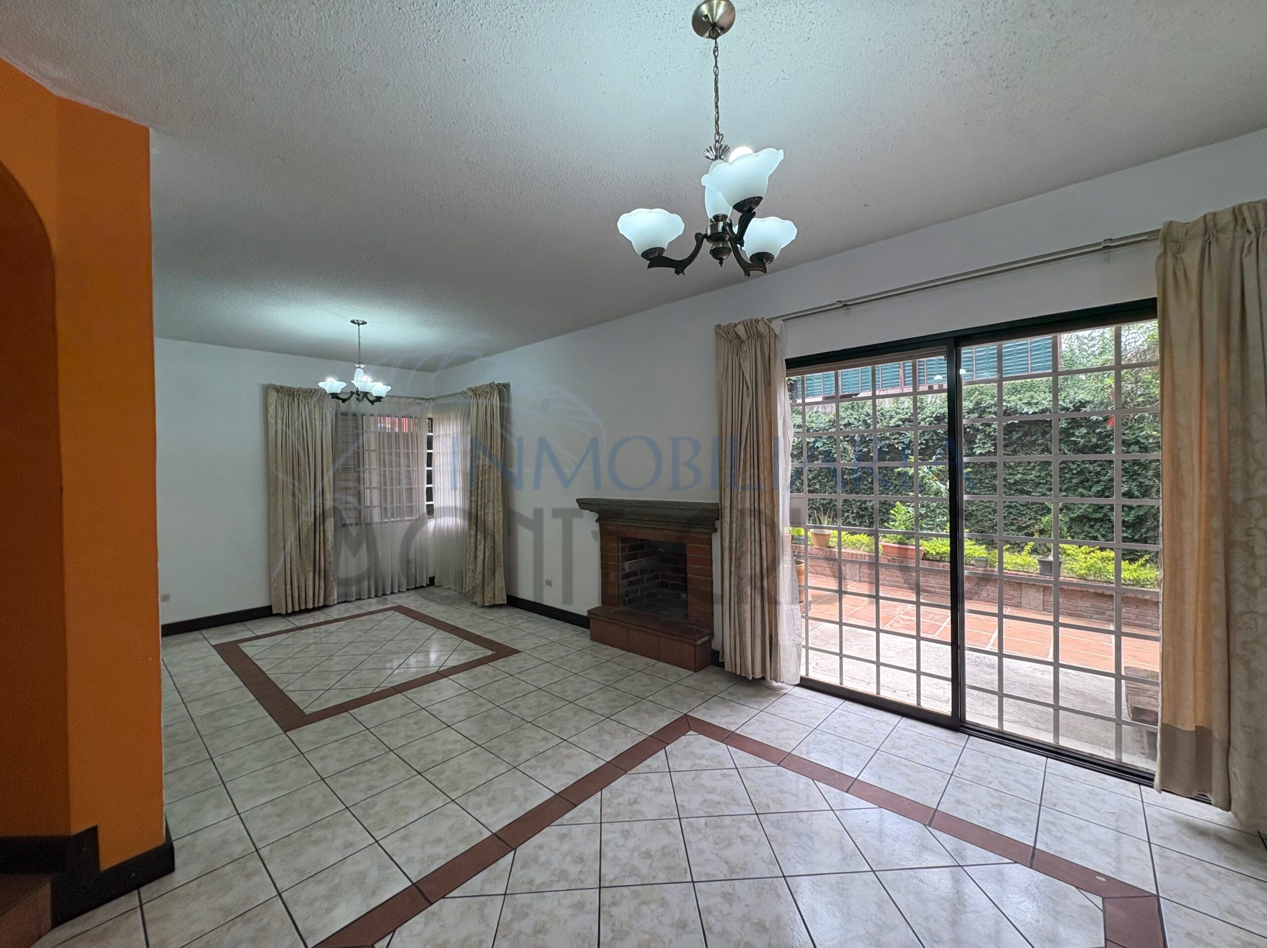 Casa en Venta en Ciudad San Cristobal, Mixco